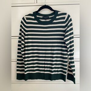 Banana Republic Sweater size small